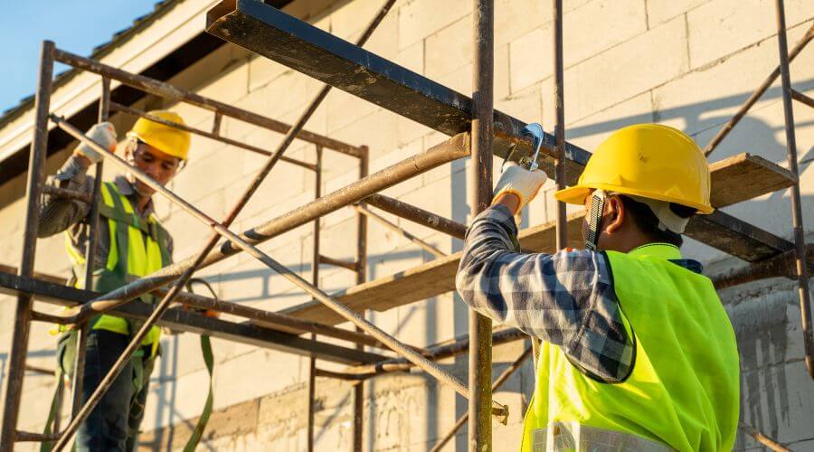 Professional residential roofers in Estero, FL